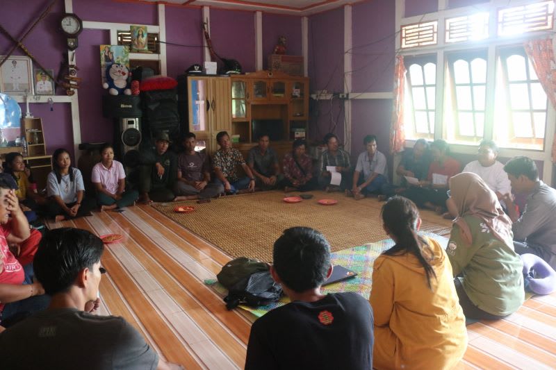 Radical Listening kedua oleh ASRI di Desa Rantau Malam, Sintang, Kalbar
